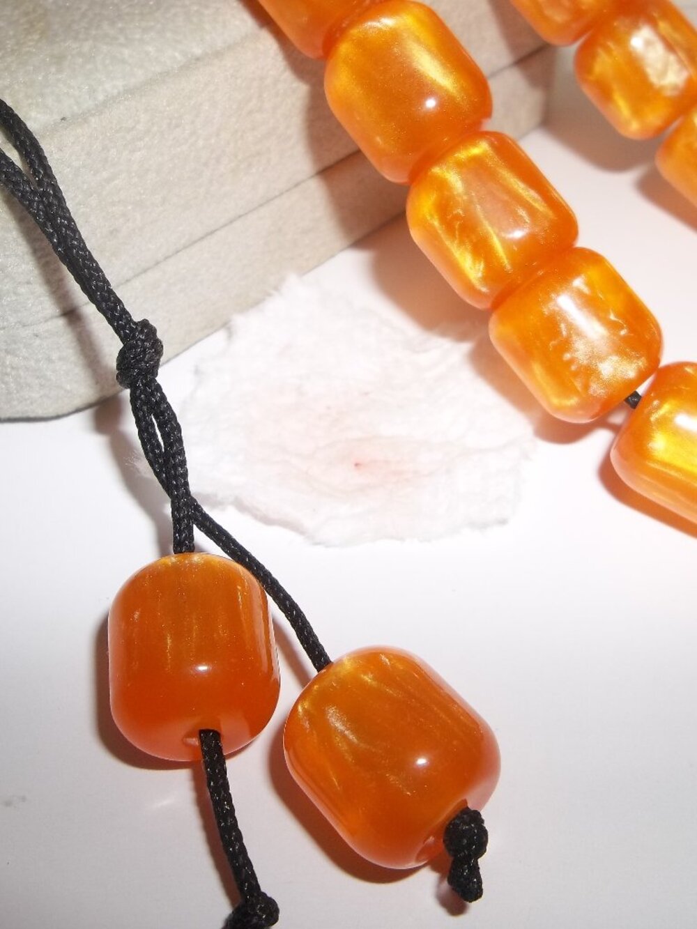 Vintage 1940/50's Lucite Butterscotch bead Prayer Bead Necklace - Picture 2 of 5